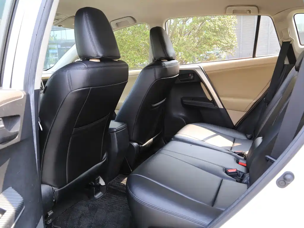 Toyota RAV4 — миниатюра 15