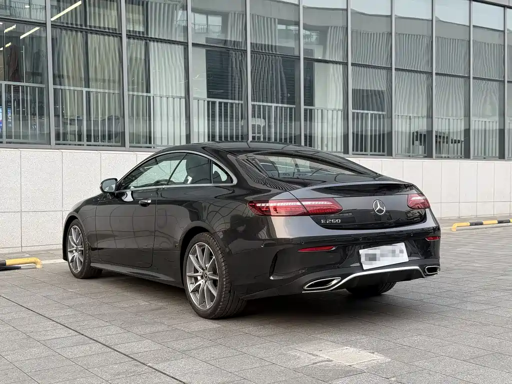 MERCEDES-BENZ E CLASS