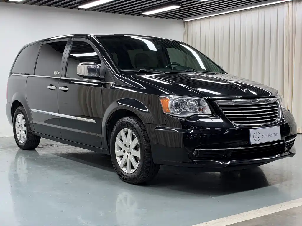 Chrysler Grand Voyager (Import) — миниатюра 3