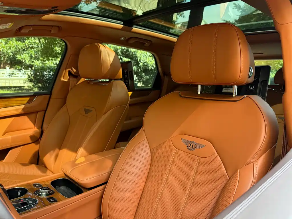 Bentley Bentayga — миниатюра 23