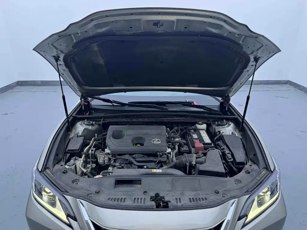 Lexus ES — миниатюра 7