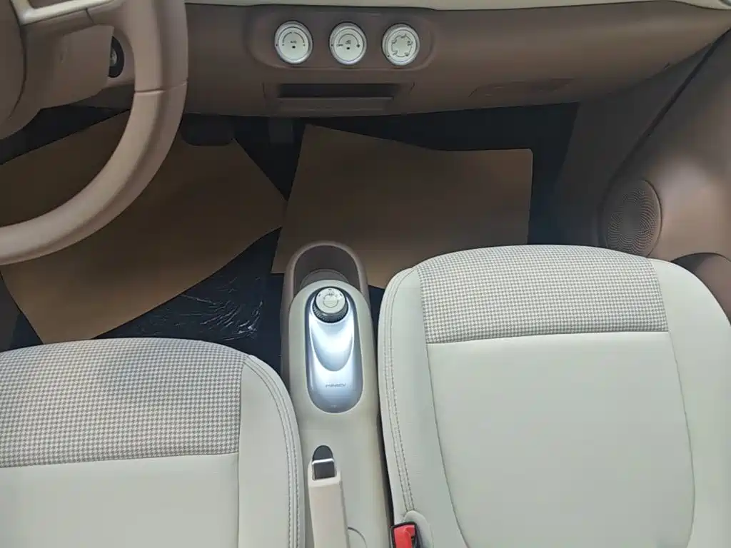 Wuling MINIEV — миниатюра 14