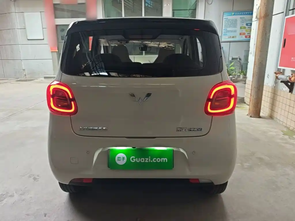 Wuling MINIEV — миниатюра 6