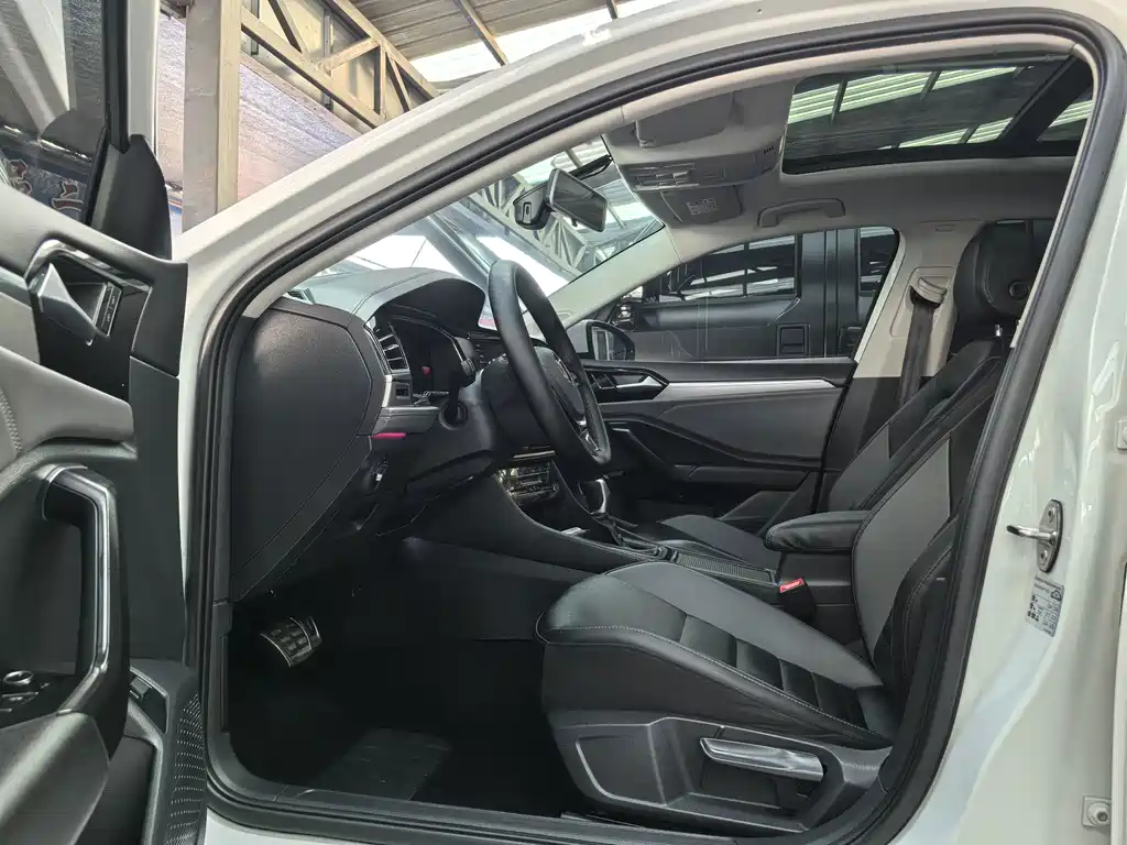 Volkswagen Sagitar — миниатюра 4