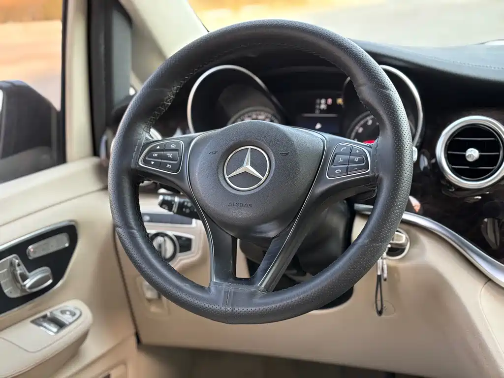 MERCEDES-BENZ V CLASS