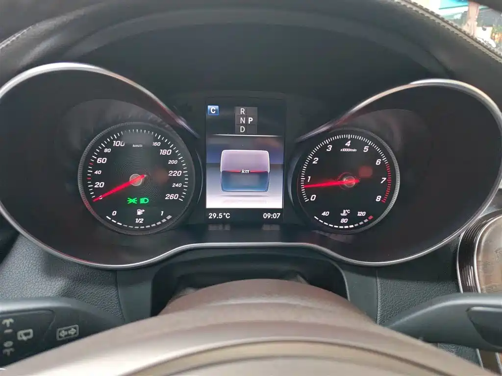 Mercedes-Benz GLC 2018 GLC 300 4MATIC