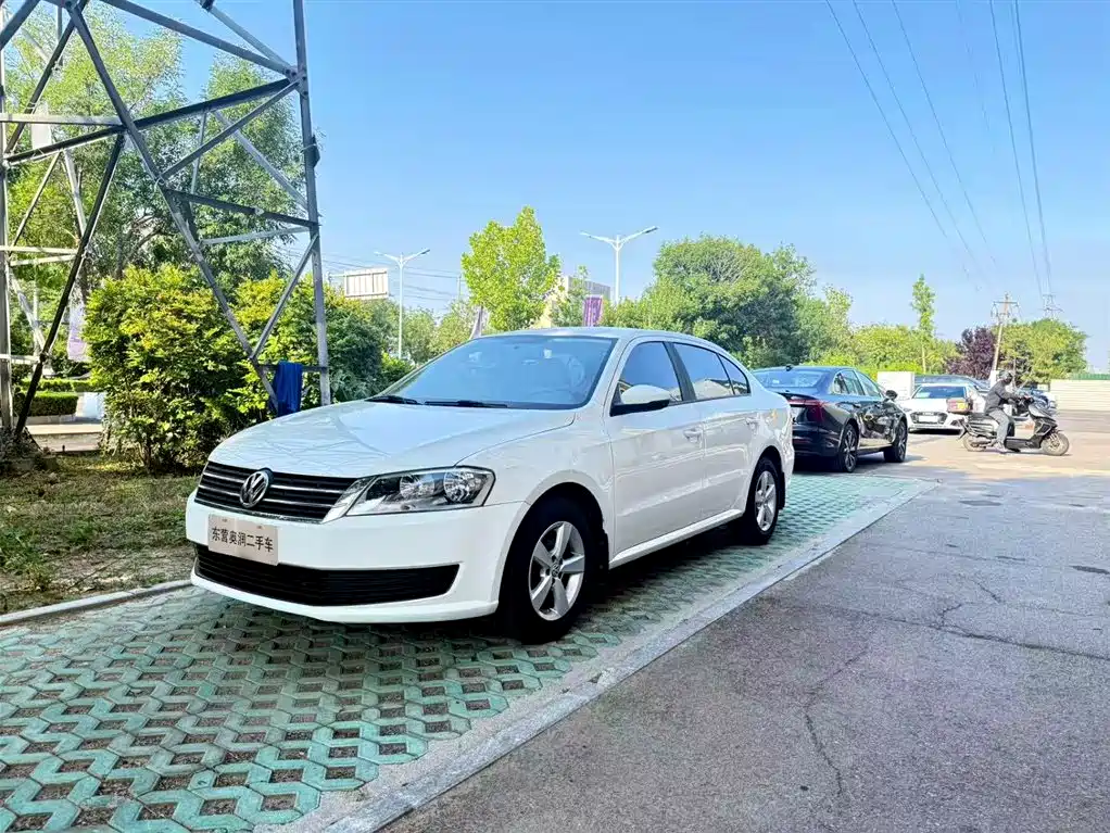 Volkswagen Lavida 2013 Facelift Classic 1.6L Manual Elegant Edition