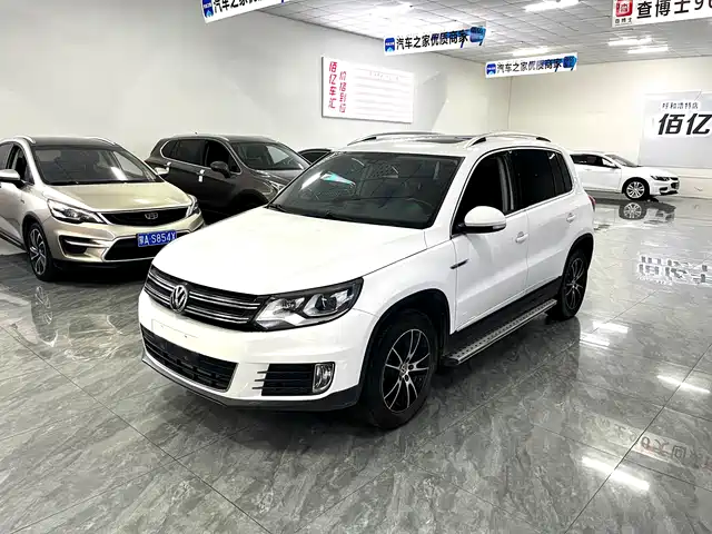 VOLKSWAGEN TIGUAN 2016