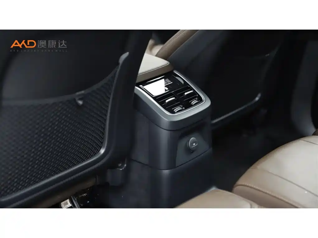 Volvo XC90 2024 T8 Luxury 7 мест