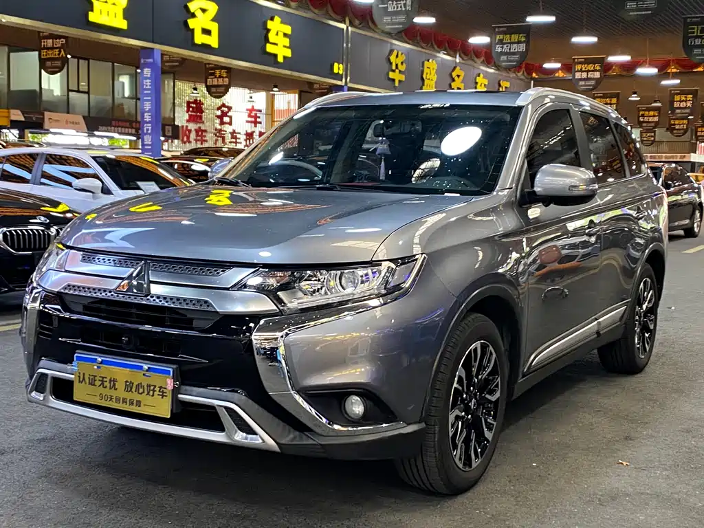 Mitsubishi Outlander 2020