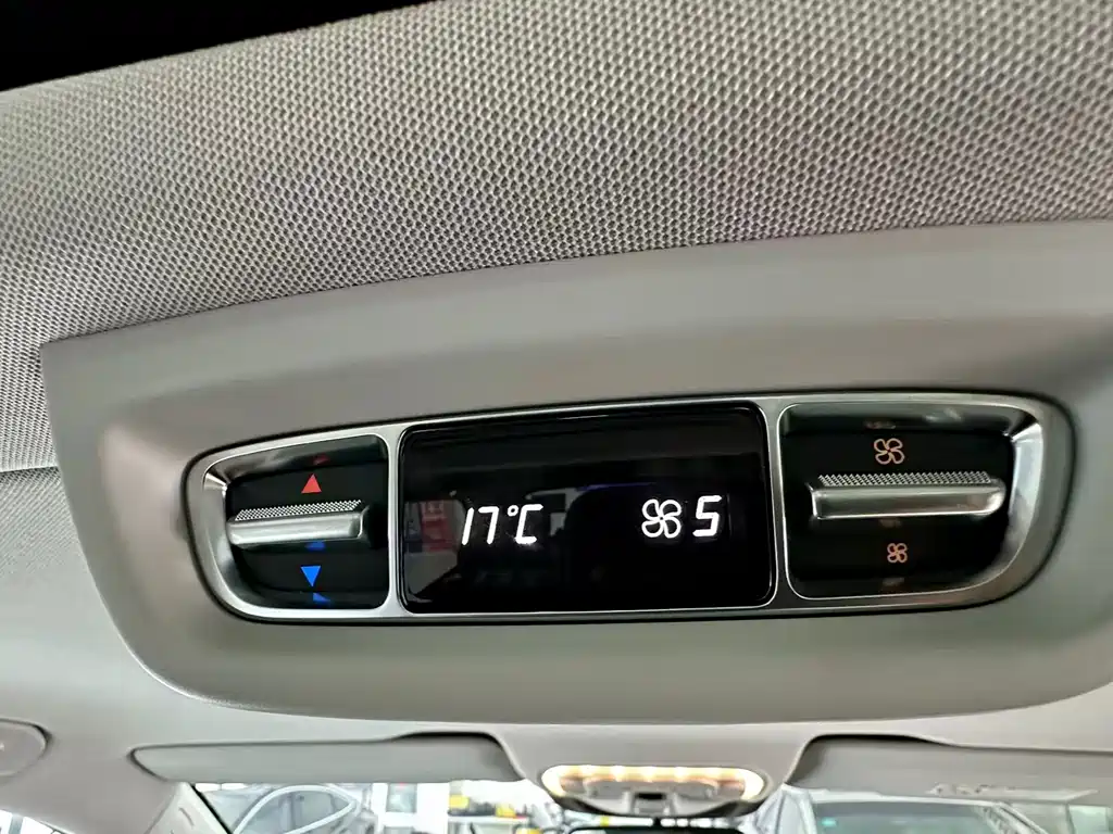 MERCEDES-BENZ V CLASS