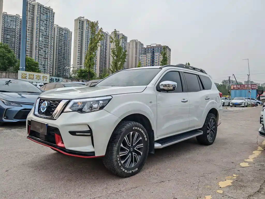 Nissan Terra — миниатюра 3
