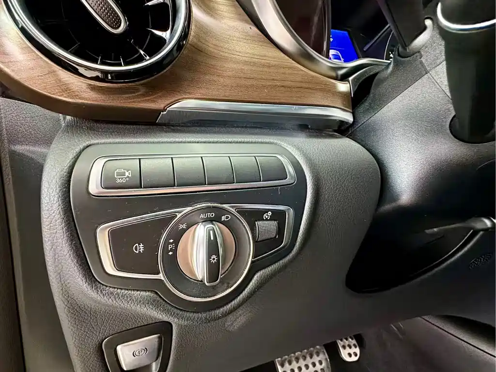 MERCEDES-BENZ V CLASS