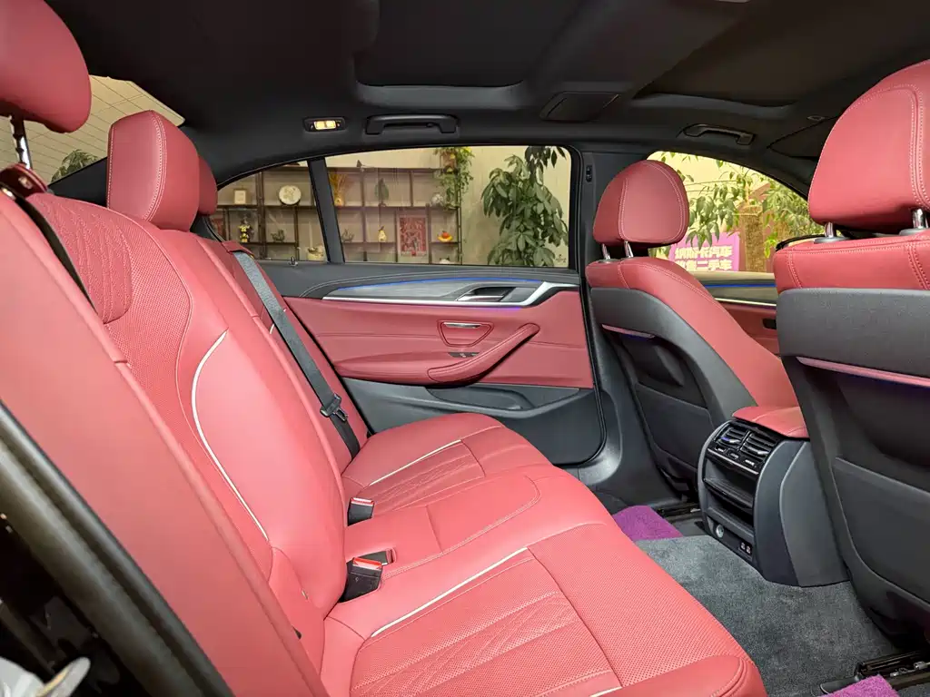 BMW 5 Series — миниатюра 15