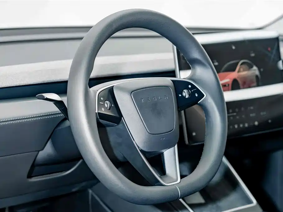 Tesla Model Y — миниатюра 9