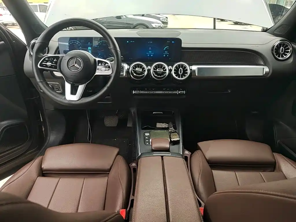 Mercedes-Benz GLB — миниатюра 10
