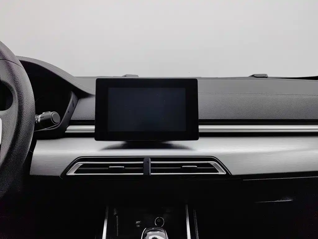 BYD Qin — миниатюра 12