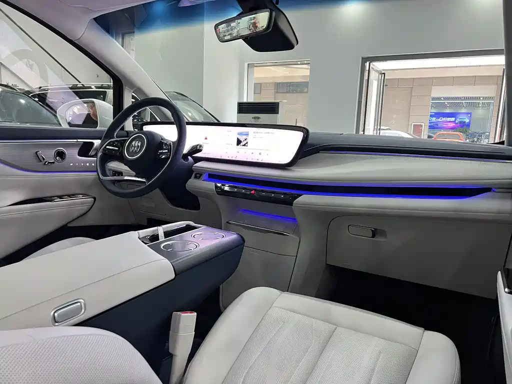 BUICK GL8 NEW ENERGY