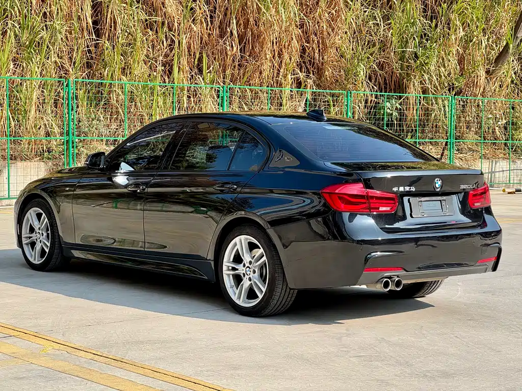 BMW 3 SERIES