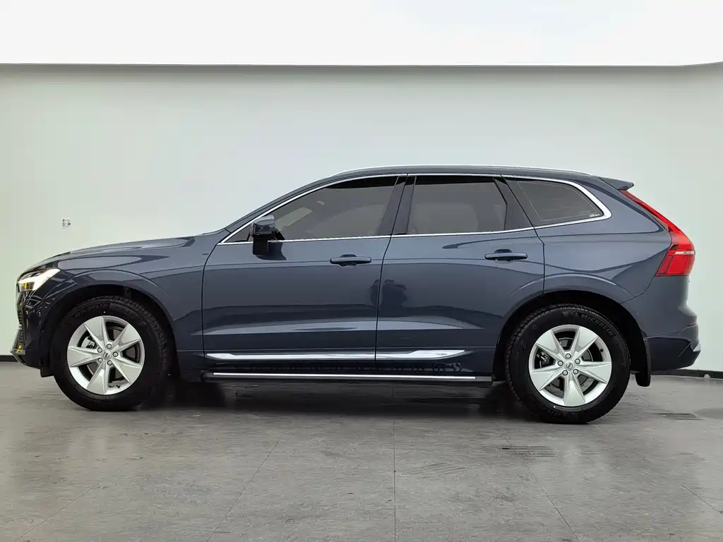 Volvo XC60 2022 B5 Luxury