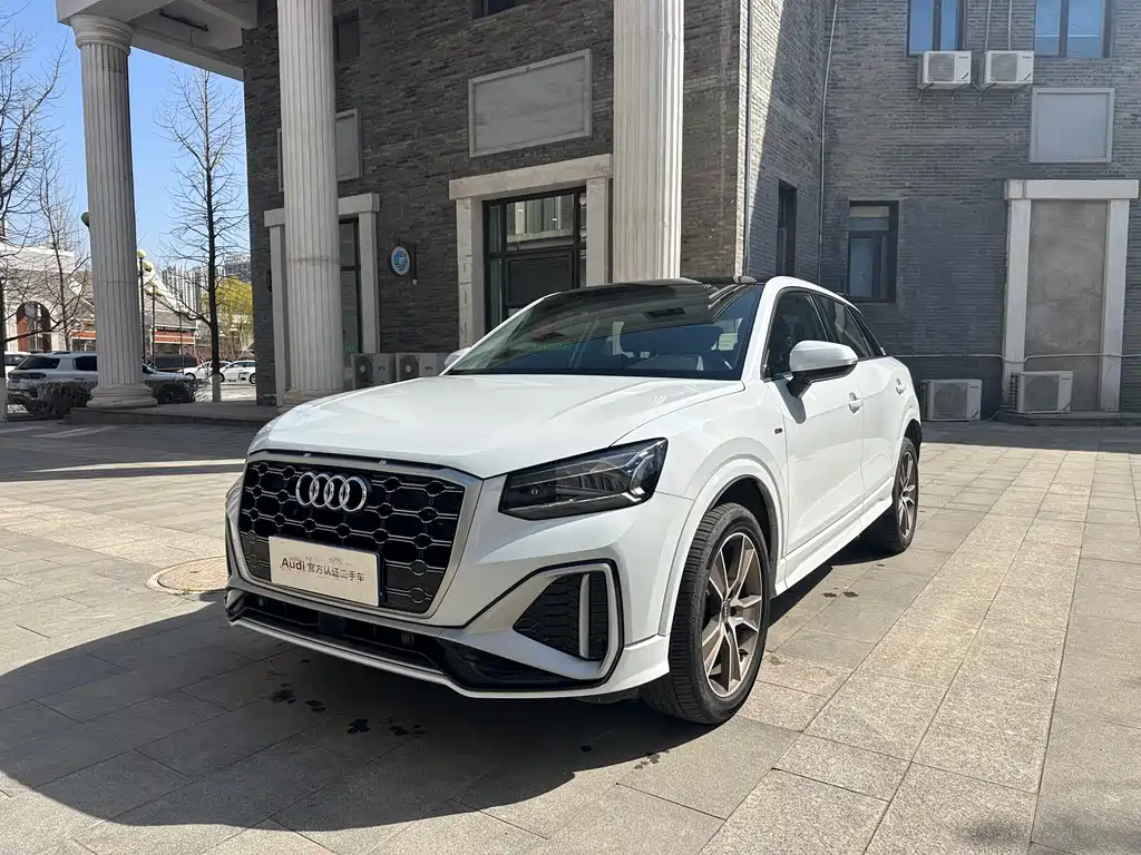 Audi Q2L 2024