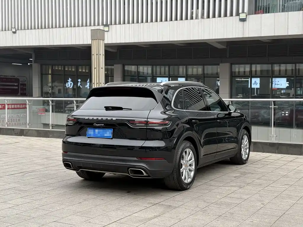 PORSCHE CAYENNE