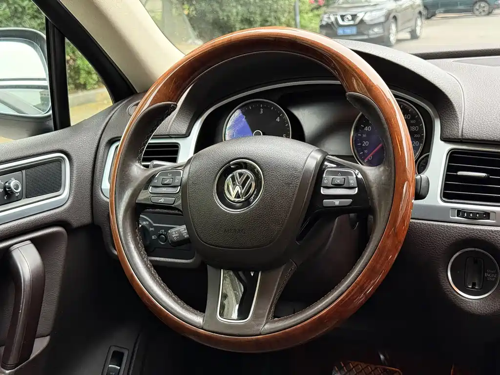 Volkswagen Touareg — миниатюра 9