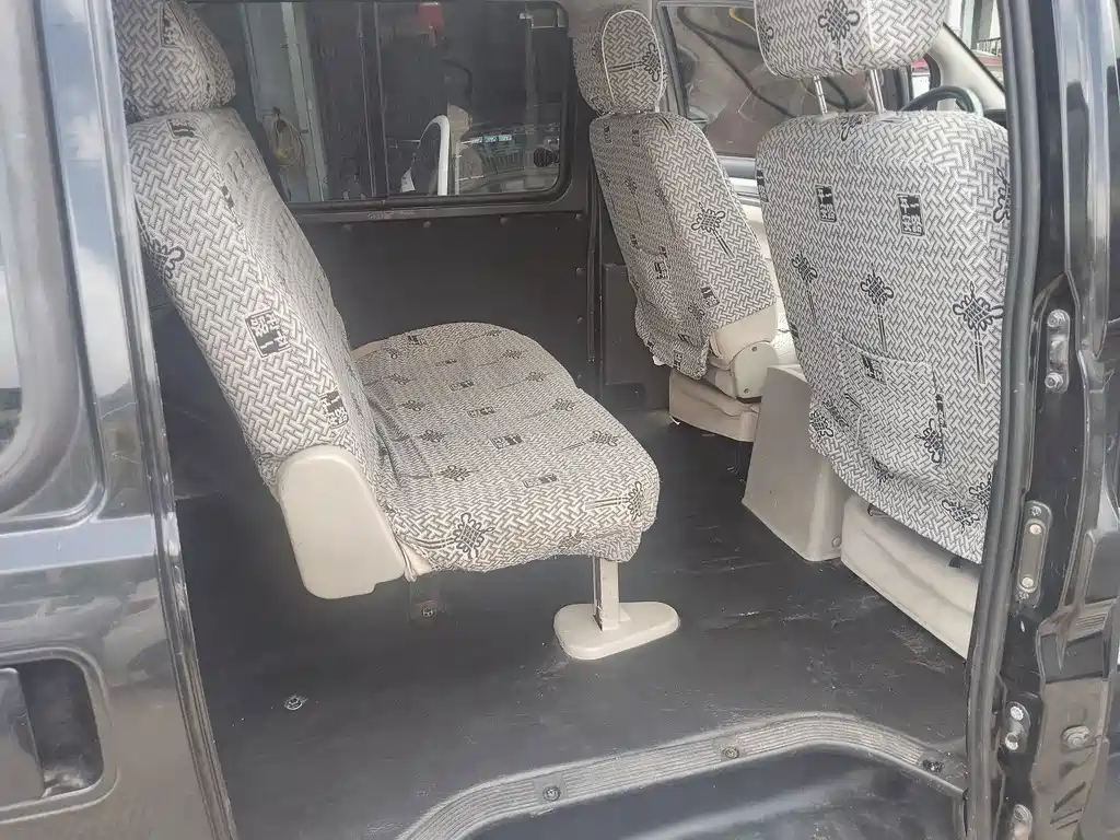 Forthing Lingzhi M5 1.6L 7 seats Basic Type China VI, фото 6
