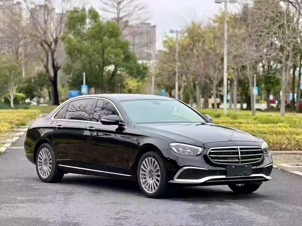 Mercedes-Benz E-Class — миниатюра 3