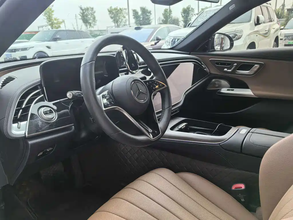 Mercedes-Benz E-Class — миниатюра 7