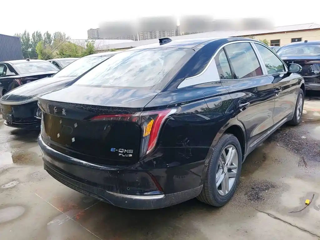 Hongqi E-QM5 2025 610km PLUS