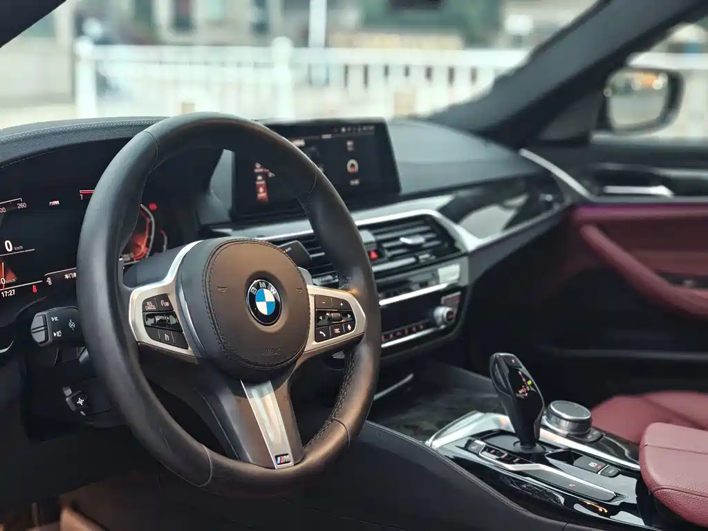 BMW 5 Series — миниатюра 3