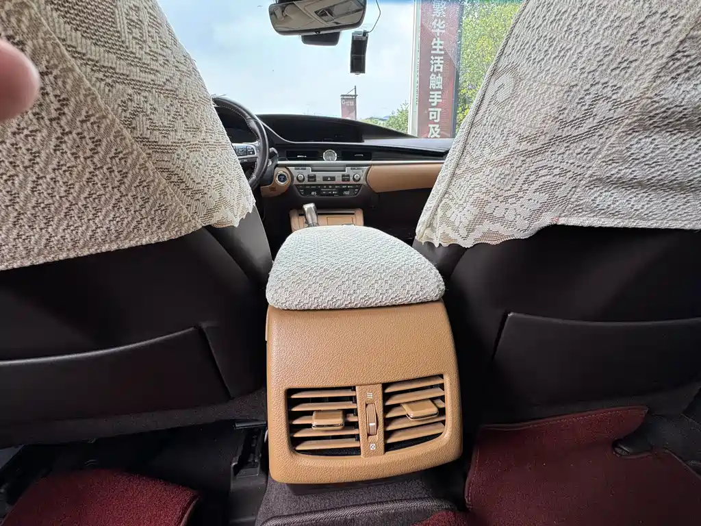 Lexus ES — миниатюра 16