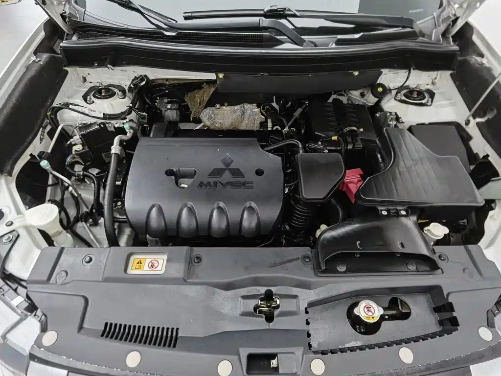 Mitsubishi Outlander — миниатюра 6