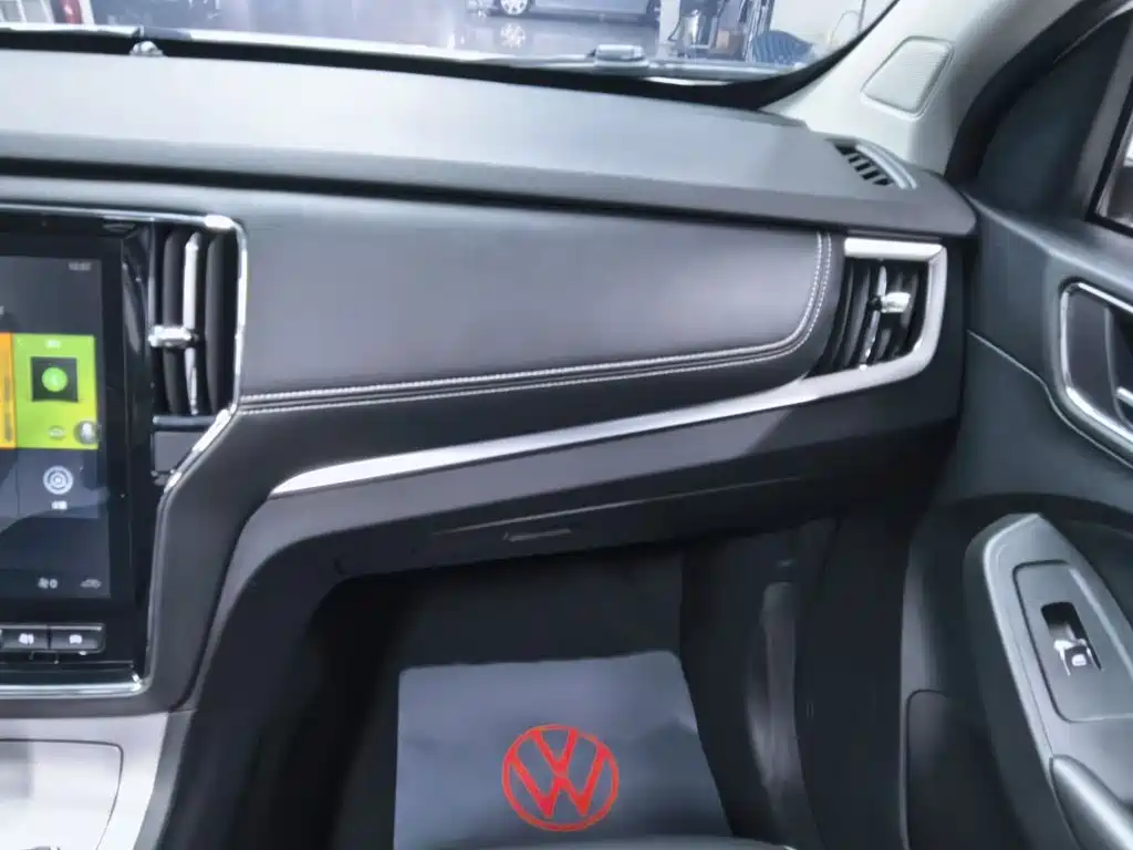Roewe RX5 — миниатюра 9