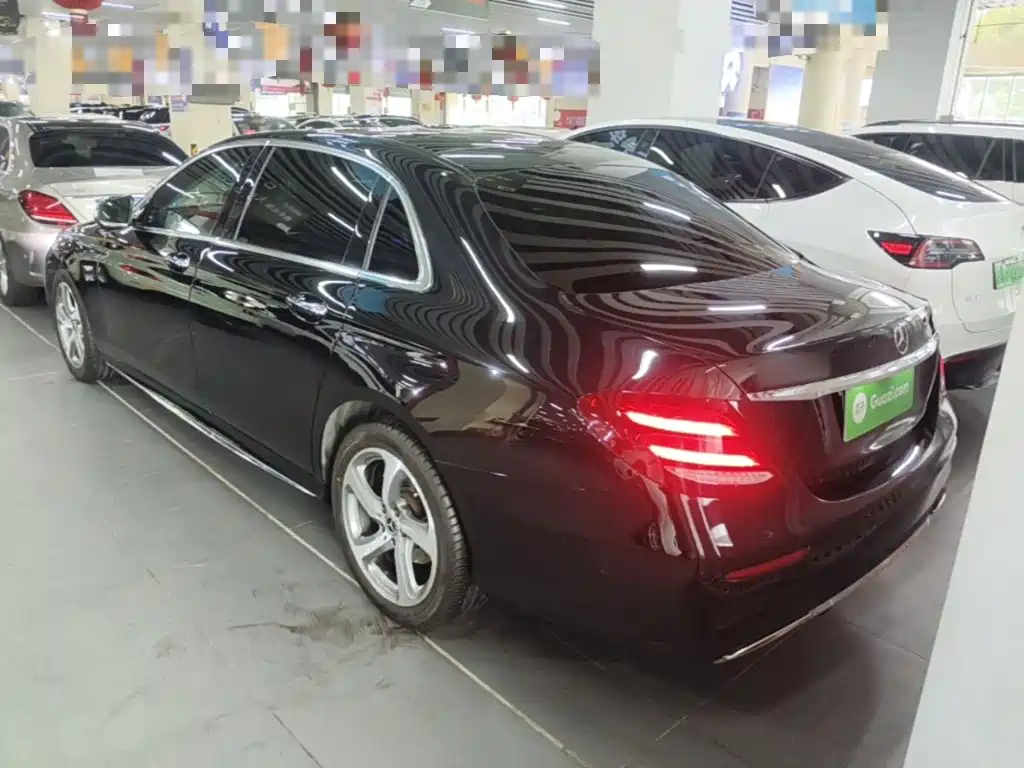 Mercedes-Benz E-Class — миниатюра 5