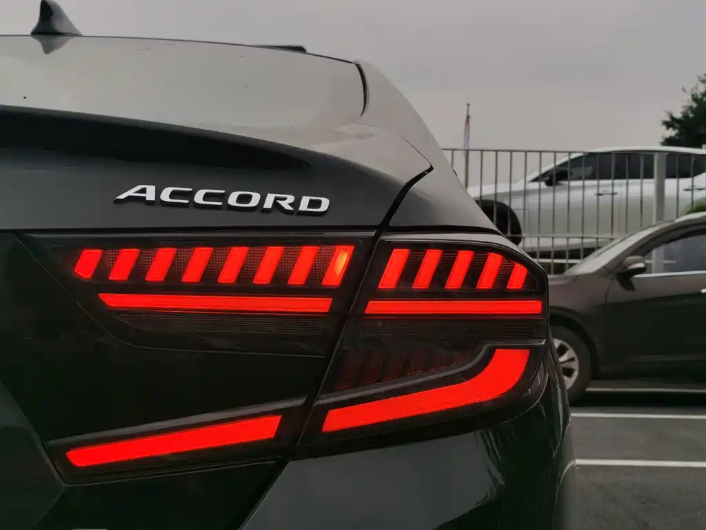 Honda Accord — миниатюра 19