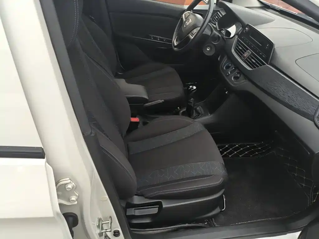 Baojun 310 — миниатюра 25