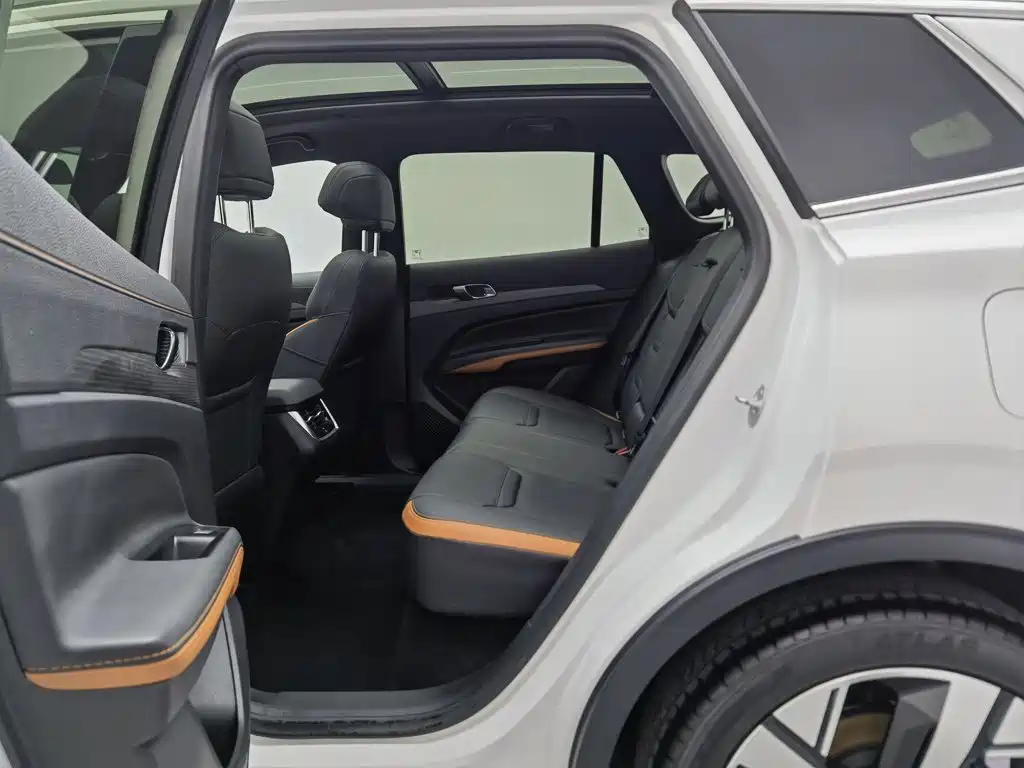 Ford Equator Sport — миниатюра 15