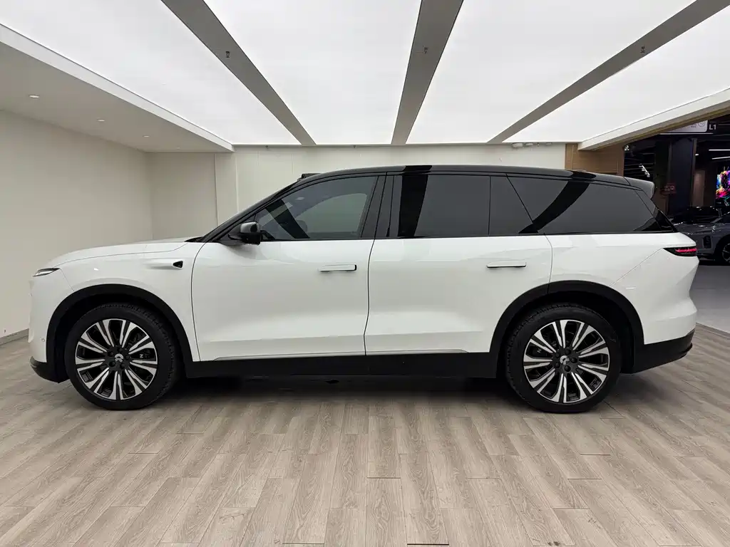 NIO ES8 2024 75kWh