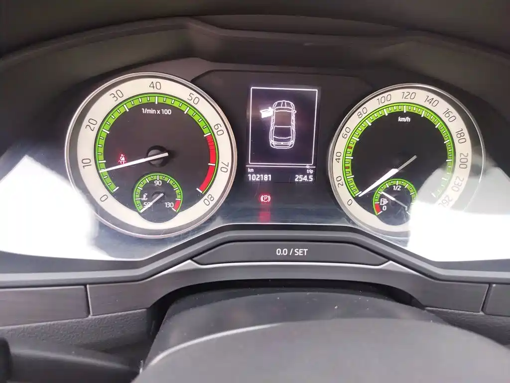 Skoda Superb — миниатюра 8