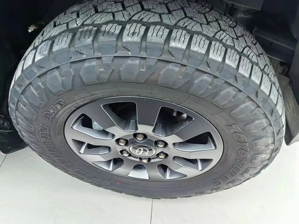 Toyota Prado — миниатюра 10