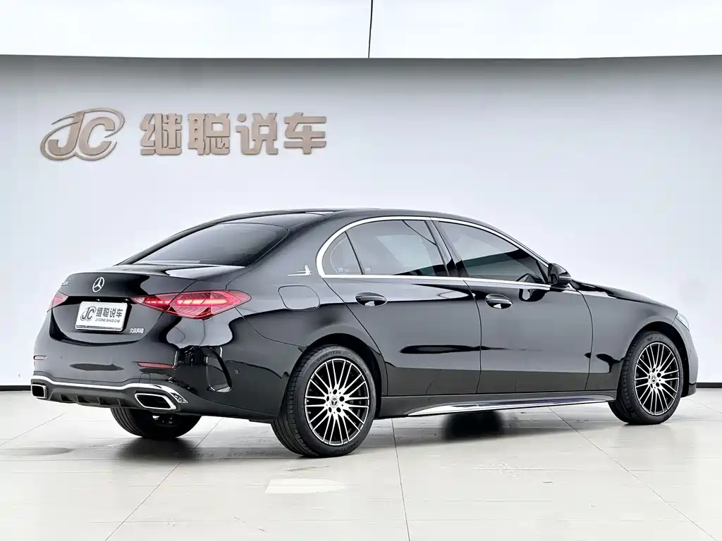 Mercedes-Benz C-Class — миниатюра 11