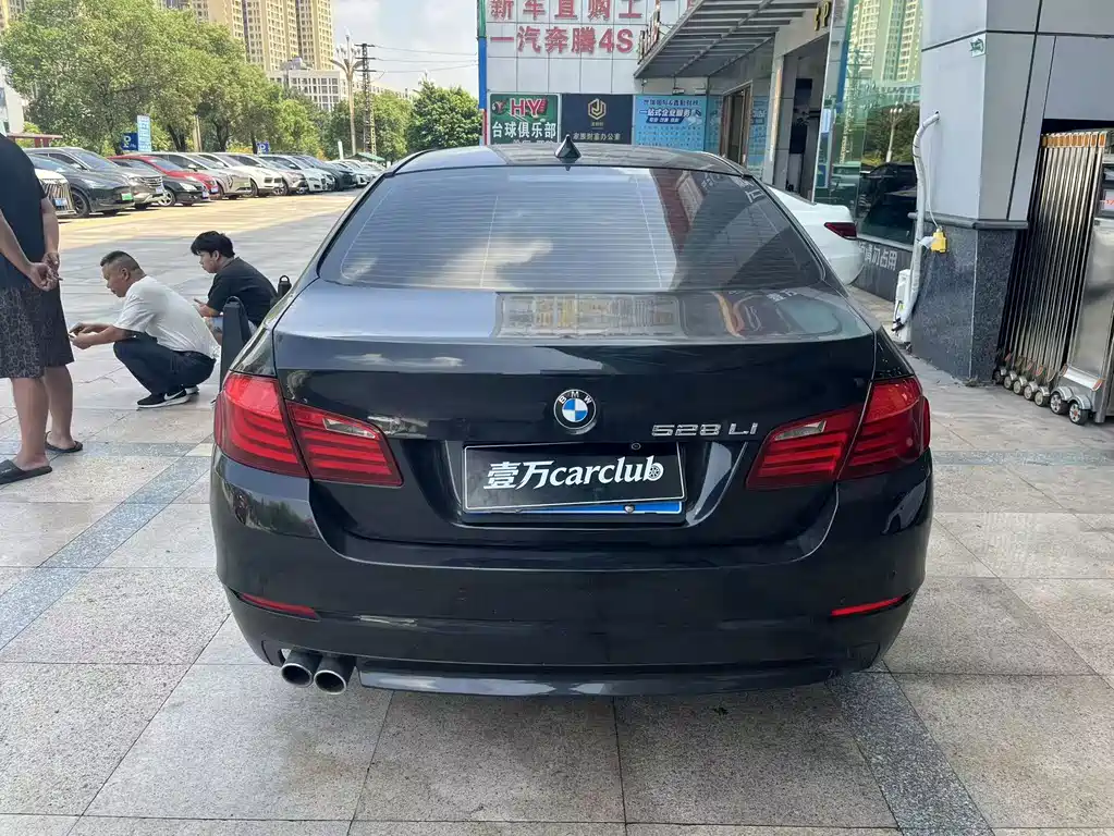 BMW 5 Series — миниатюра 15