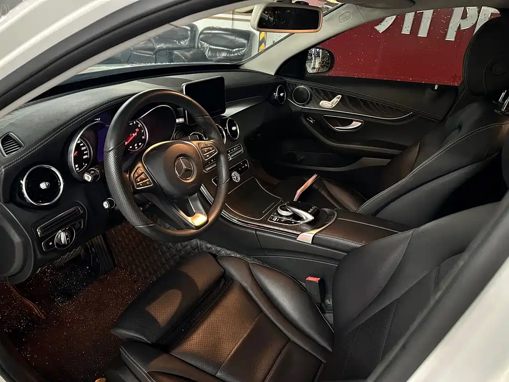 Mercedes-Benz C-Class — миниатюра 7