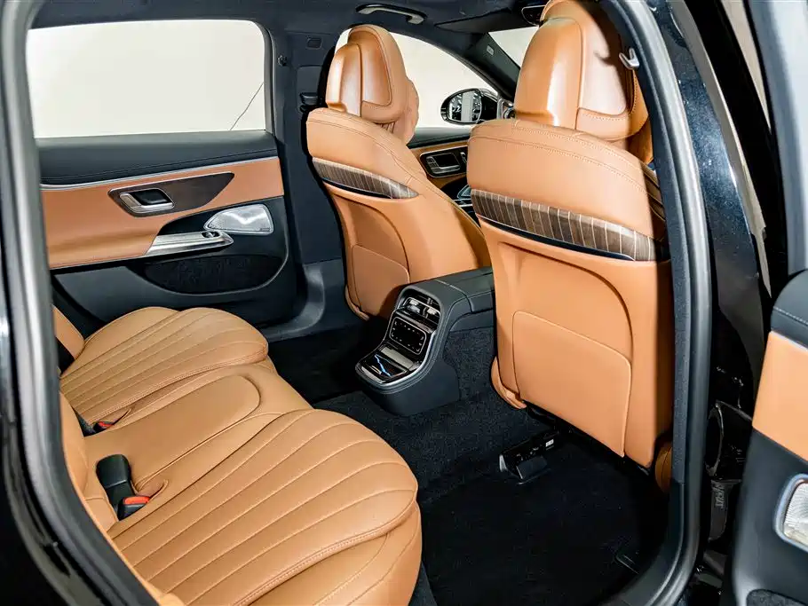 Mercedes-Benz E-Class — миниатюра 21