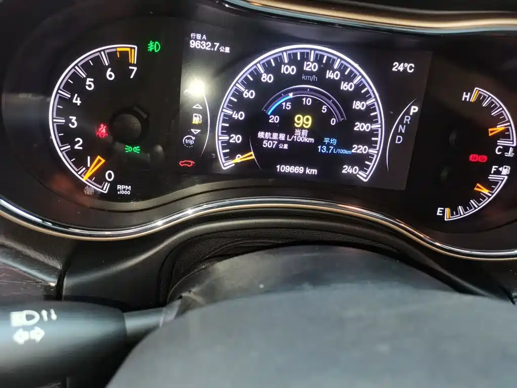 Jeep Grand Cherokee (Import) — миниатюра 13