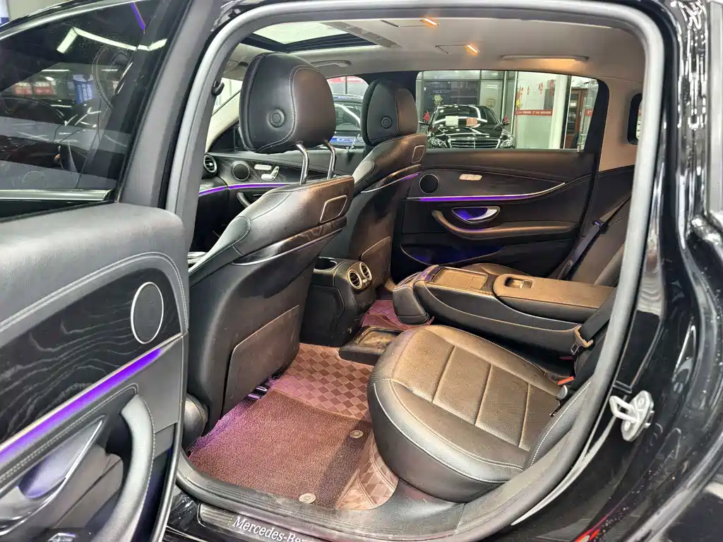 Mercedes-Benz E-Class — миниатюра 5