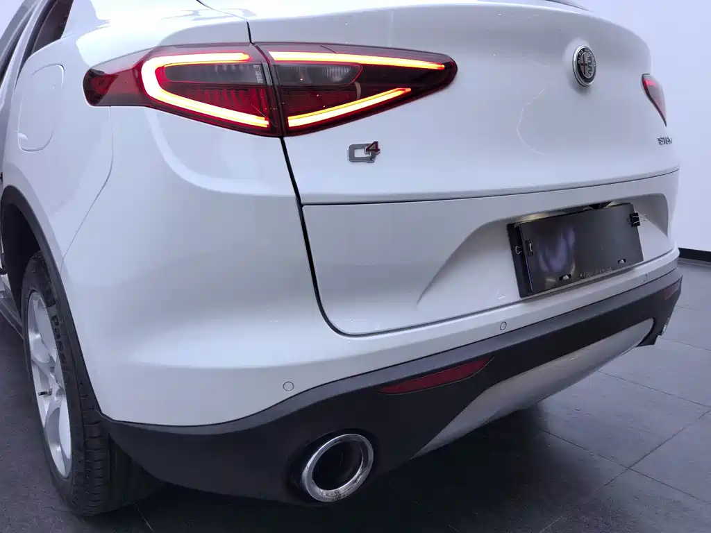 Alfa Romeo Stelvio — миниатюра 19