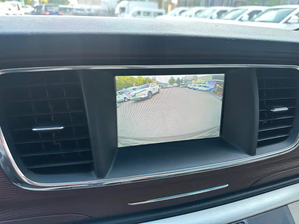 Buick GL8 2017 25S Luxury V